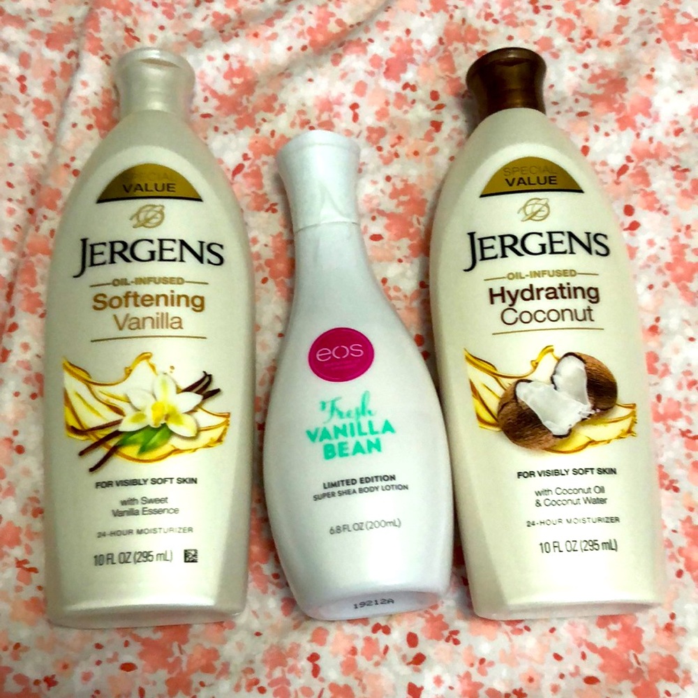 🥥Vanilla & coconut bundle 3 bottles of body lotion see Details